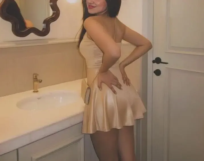 Falguni Soman, escort model in Financial District
